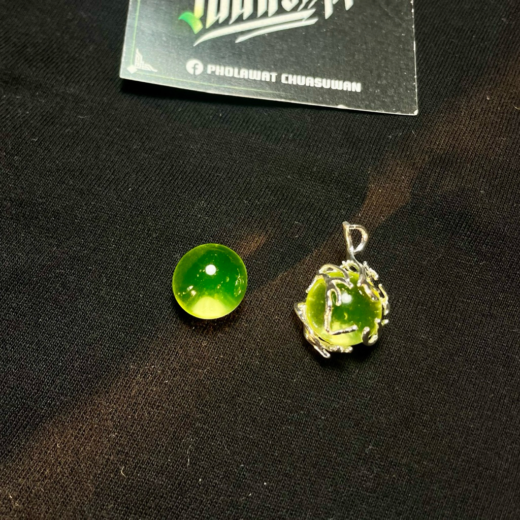 “SOLID SPHERE” ลูกแก้วยูเรเนียม ทรงกลมขนาด14mm - Uranium glass sphere 14mm