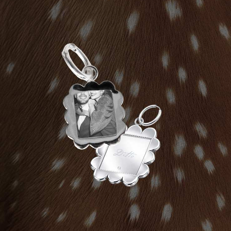 Ctrlshift - Ditto frame necklace