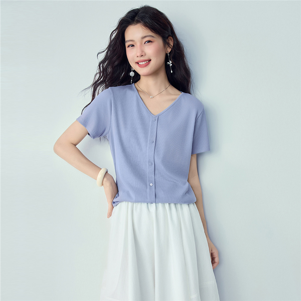 GIORDANO (Online Exclusive) เสื้อยืดผู้หญิง Women's V Neck Regular Tee 13326276
