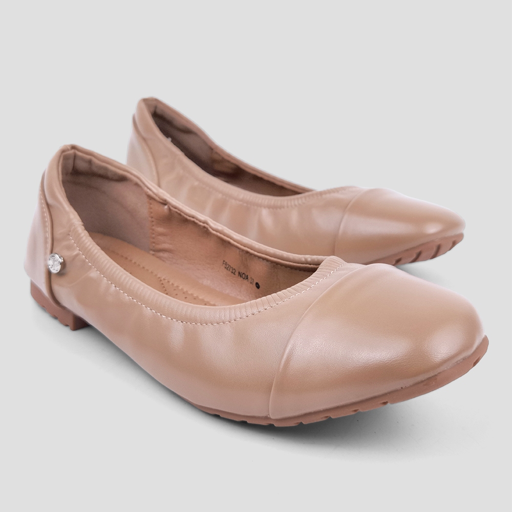 ST.JAMES รองเท้าคัทชูหนัง PU / รองเท้าส้นแบน หัวมน ส้น 1.3 ซม. รุ่น NOA สี TAUPE | รองเท้า ผู้หญิง