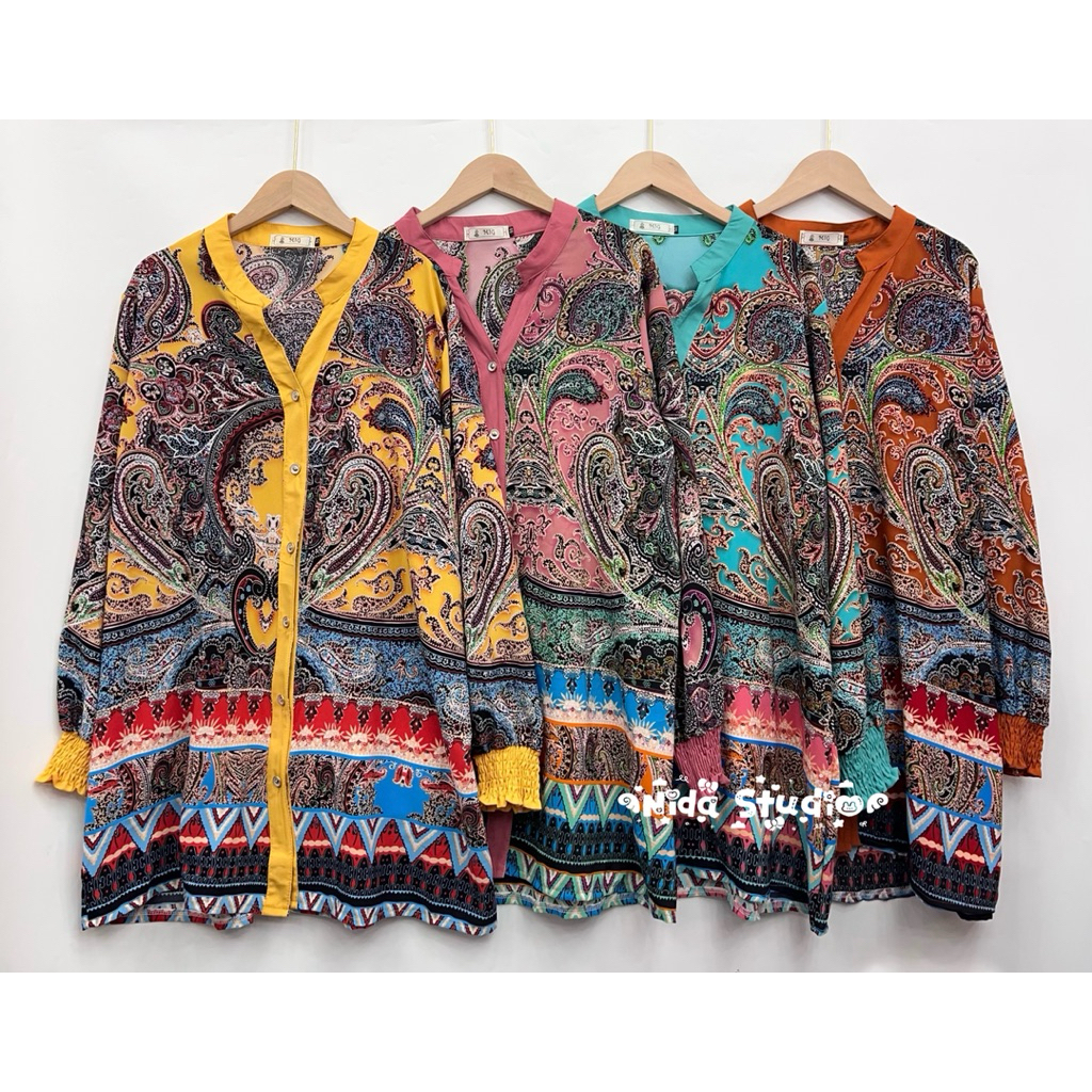 เสื้อคอจีนแขนยาว ปลายแขนจัมพ์ ตัวยาวคลุมสะโพก กระดุมผ่าหน้า ลายโบฮีเมียน ใส่สบาย