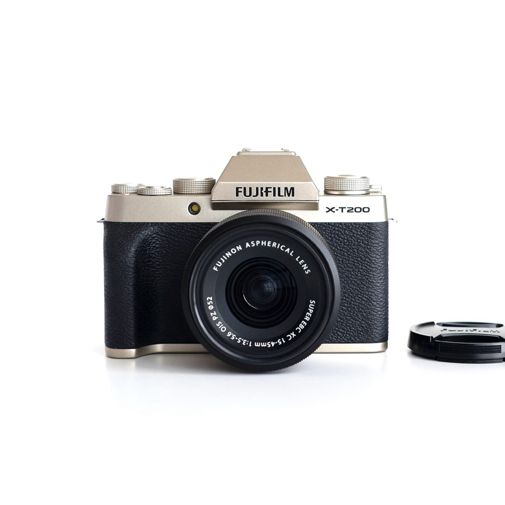 Fuji XT200 พร้อมเลนส์ 15-45mm สภาพดี