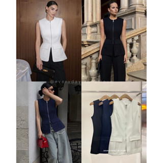 103 🍄New Arrival 🍄 STUDIOX2 WAIST COAT ZIP UP WITH DOUBLE PO…