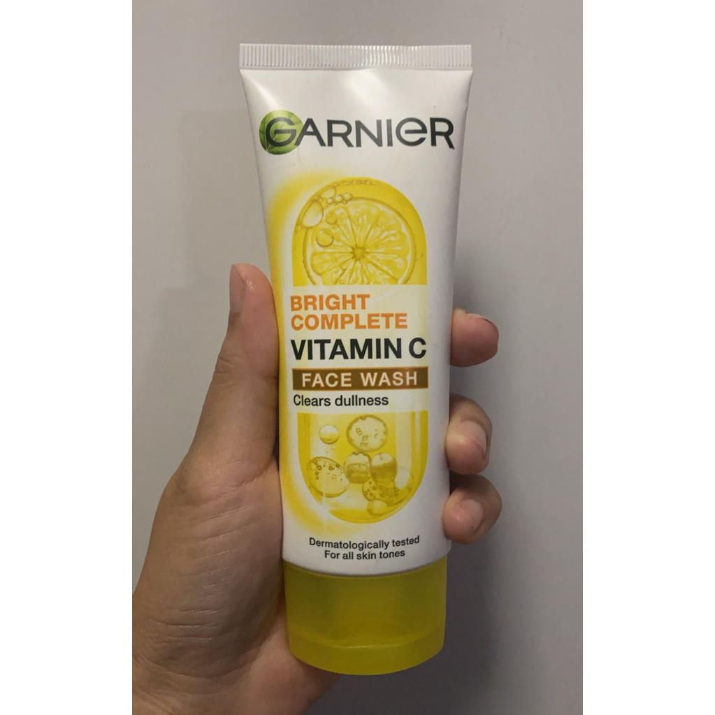 [100 มล] Garnier Bright Complete โฟมล้างหน้า Vitamin c +Lemon