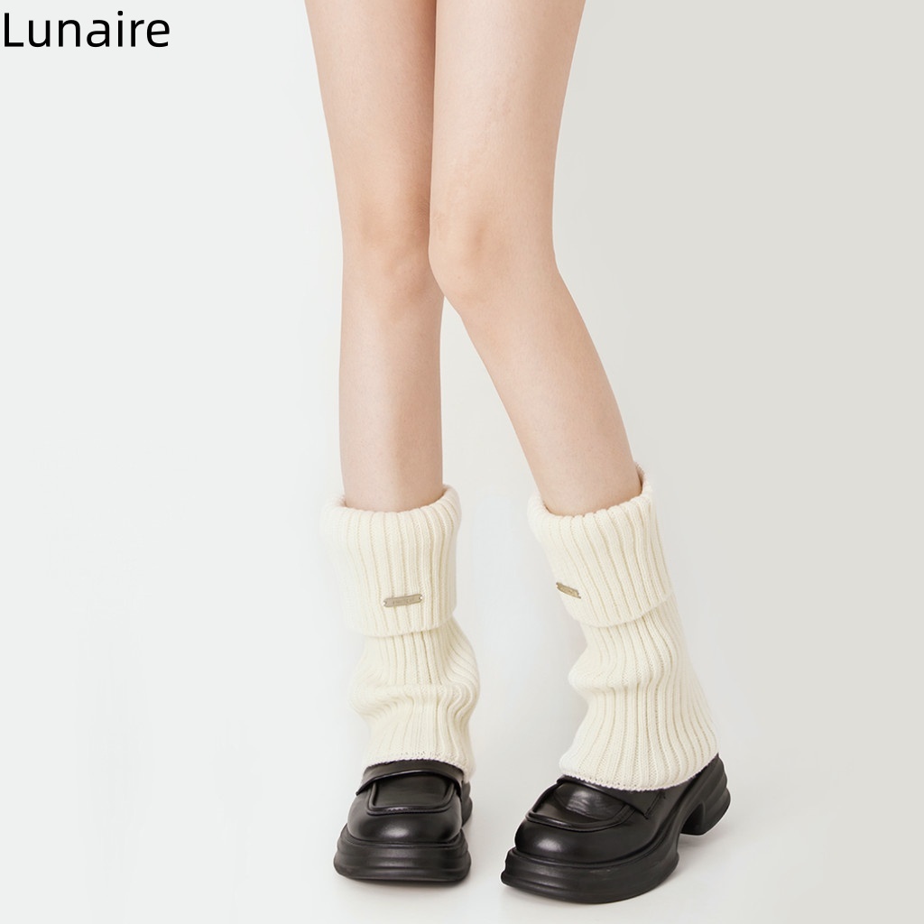 Lunaire ถุงเท้าถักสำหรับผู้หญิง สไตล์ฤดูใบไม้ผลิ/ฤดูใบไม้ร่วง ป้ายโลหะ ถุงเท้าทรงหลวมสไตล์เรโทร JK ช่วยให้เรียวขา