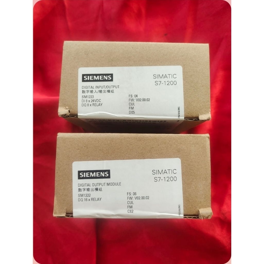 I/O SIEMENS 6ES7 222-1HH32-OXBO, 6ES7 223-1PH32-OXB0