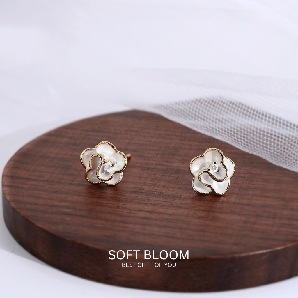 nnjew ต่างหู รุ่น Soft Bloom ต่างหูแฟชั่น ผู้หญิง Model ดอกไม้