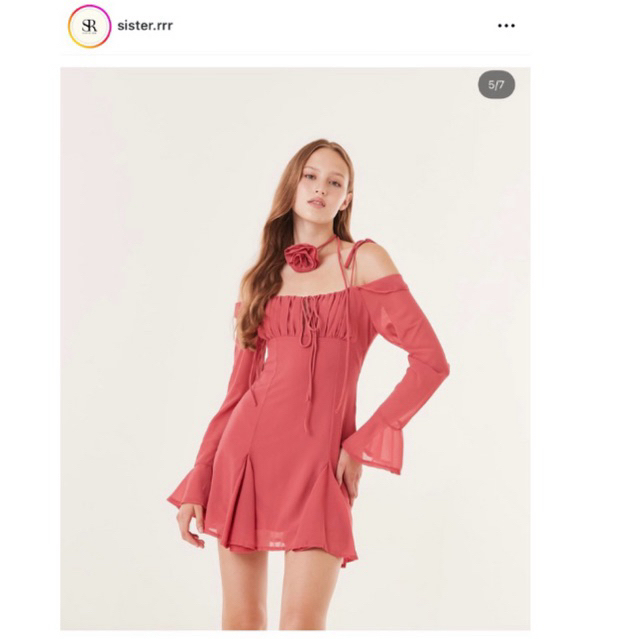 ส่งต่อ sister.rrr-roses dress เดรสสีชมพูไม่มีดอกไม้ที่คอ 💕
