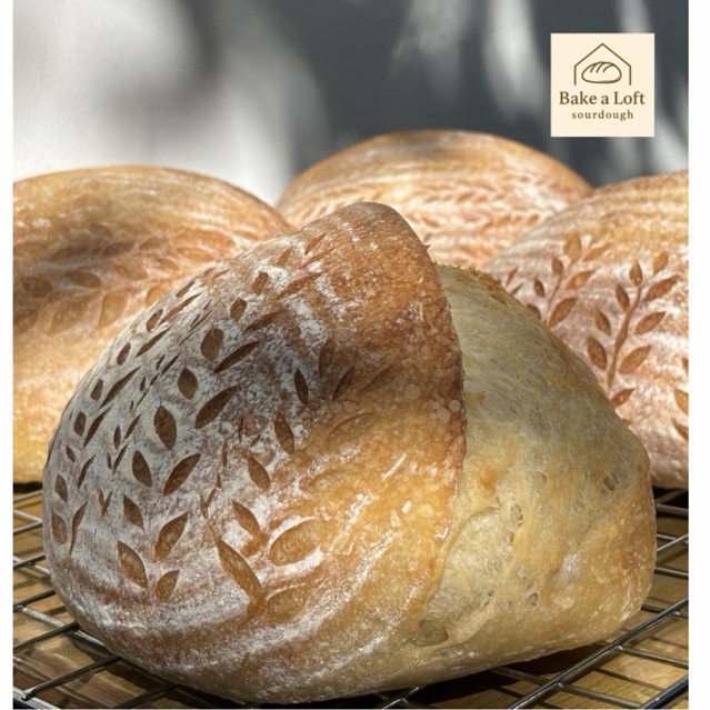 Sourdough ซาวโดว์ยีสต์ธรรมชาติ 100% หมัก 20 ชม.โฮมเมดอบสดตามออเดอร์ (ใช้แป้งสาลีญี่ปุ่นไม่ขัดสี)