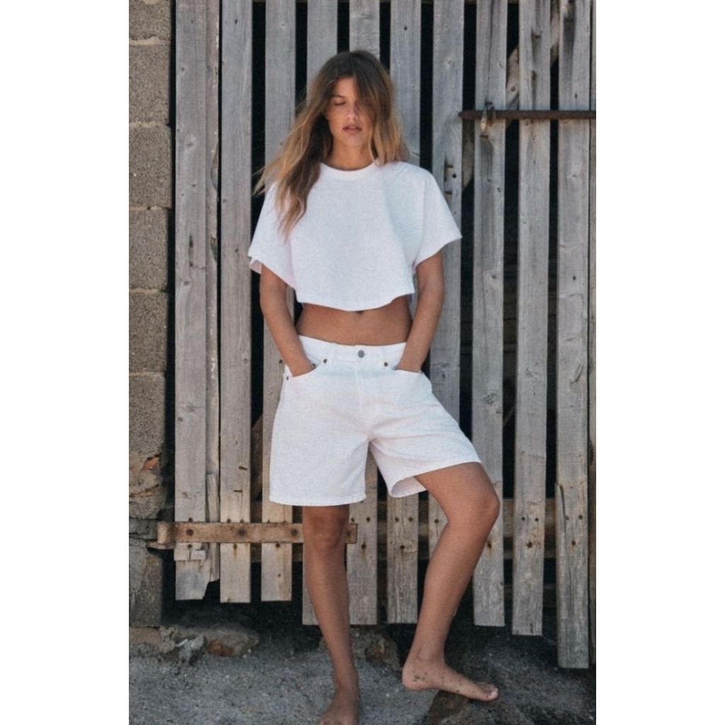 Zara คอลใหม่ล่าสุด eur42 เอว34/สะโพก50/เป้า12/ขา13/ยาว17 ผ้ายีนส์ไม่ยืด