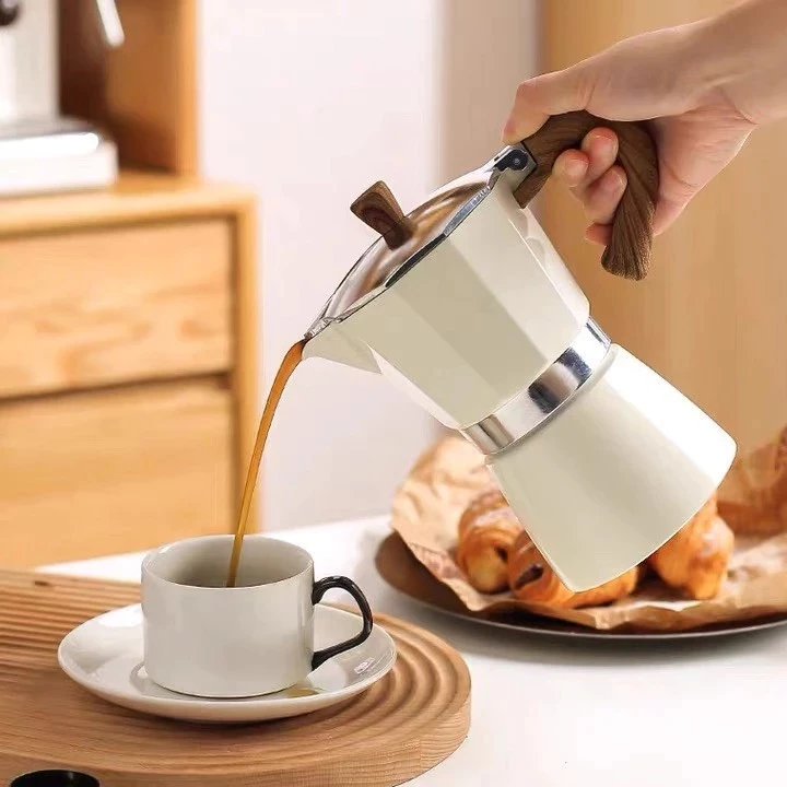 Coffee☕ หม้อต้มกาแฟสด moka pot อลูมิเนียม แบบพกพา กาต้มกาแฟ เครื่องชงกาแฟ 3 ถ้วย/ 6ถ้วย มอคค่าพอท หม้อต้มกาแฟ thumbnail 6