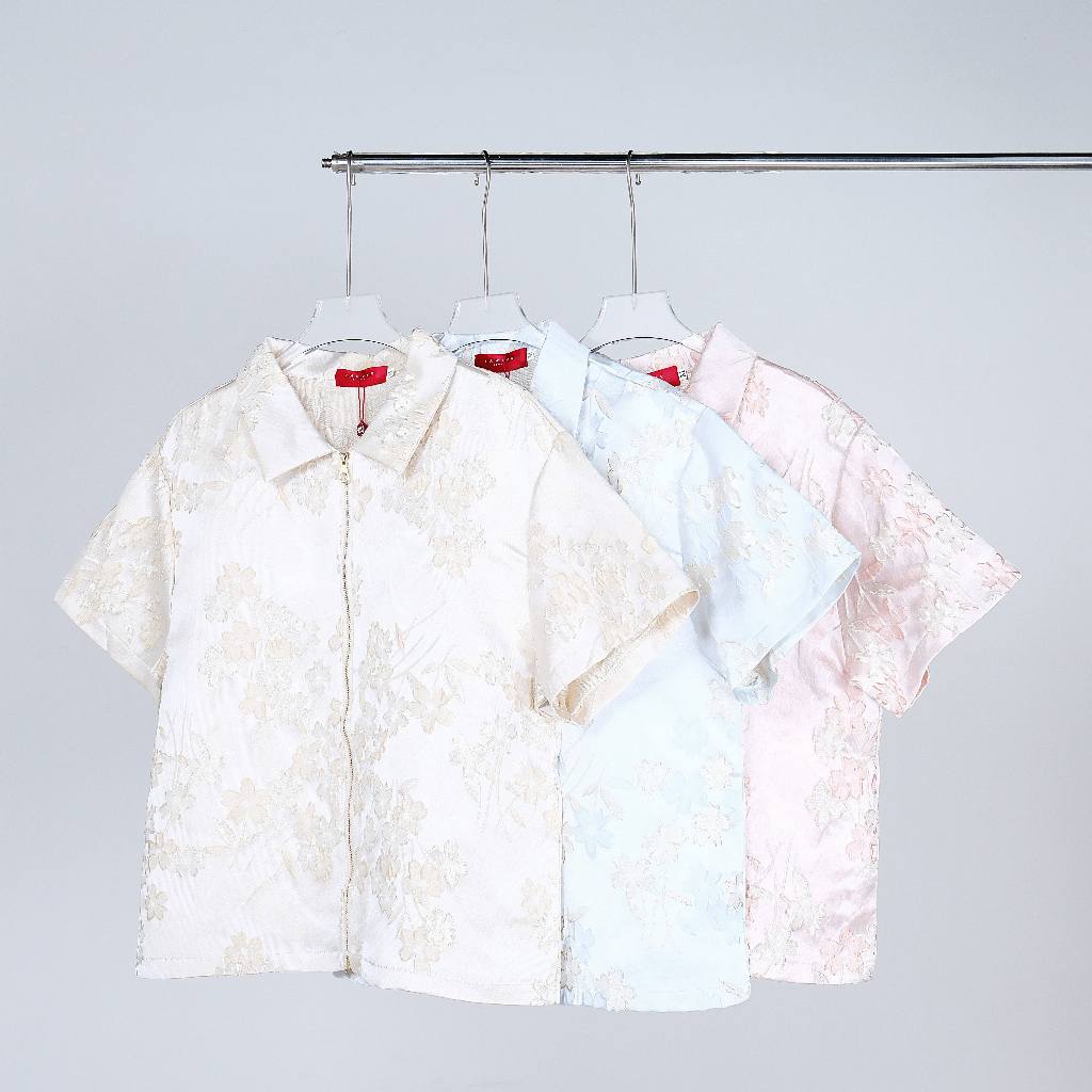 Lawyer Store | [928972] เสื้อคอปก แขนสั้น ซิปหน้า เนื้อผ้ามีดีเทกเจอร์นูนๆคล้ายผ้าเแจ็คการ์ดซิปด้านหน้าใช้งานได้จริง