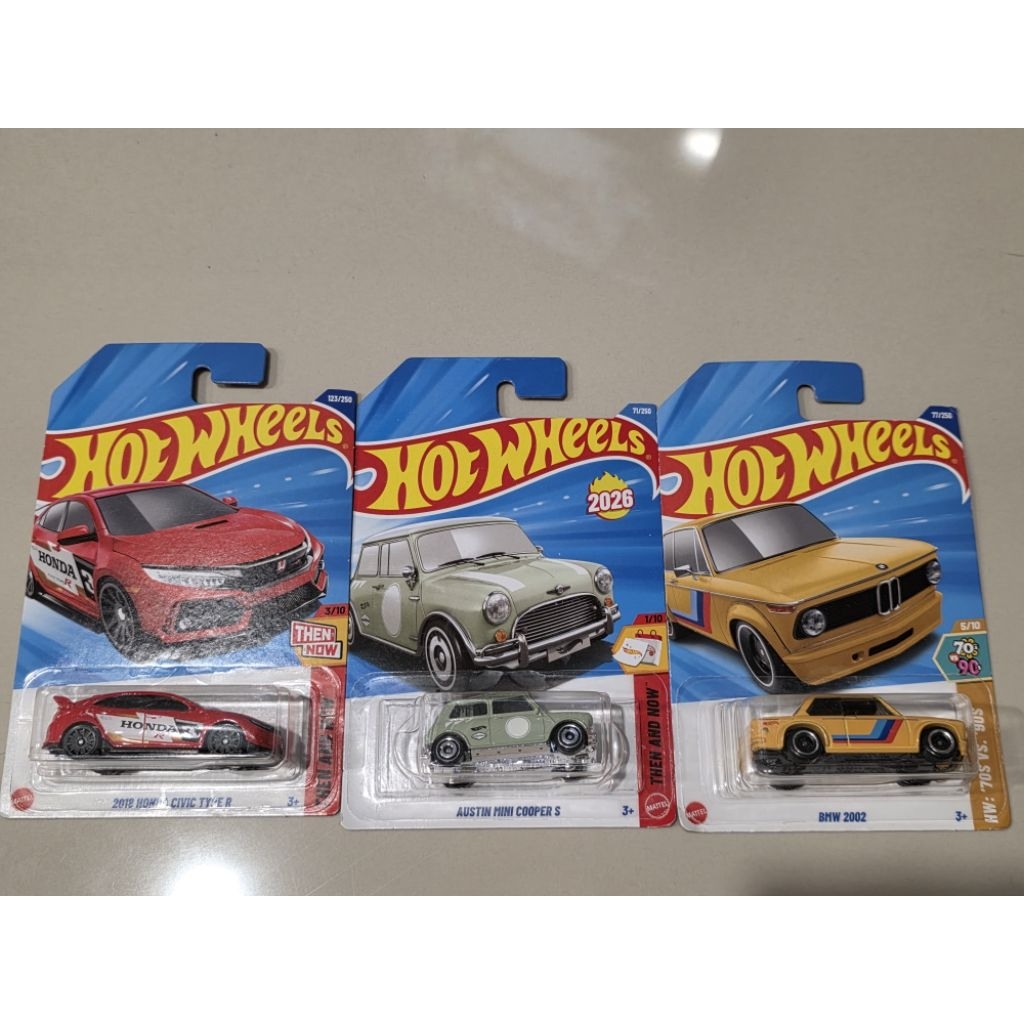 โมเดลรถเหล็ก Hotwheels มี 3 แบบ สินค้าของใหม่ ของเท้