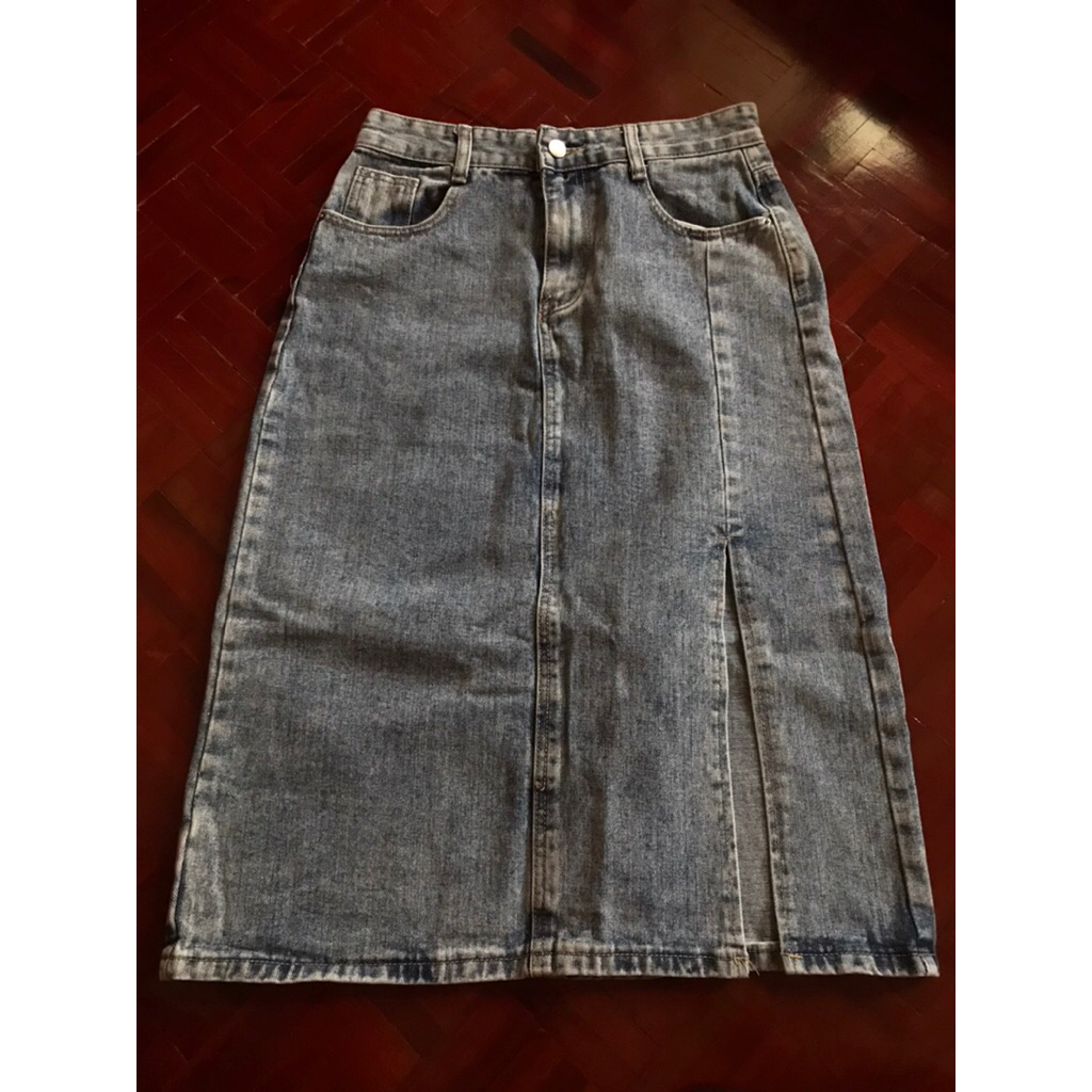 ส่งต่อกระโปรงยีนส์ lady wow s.L สียีนส์