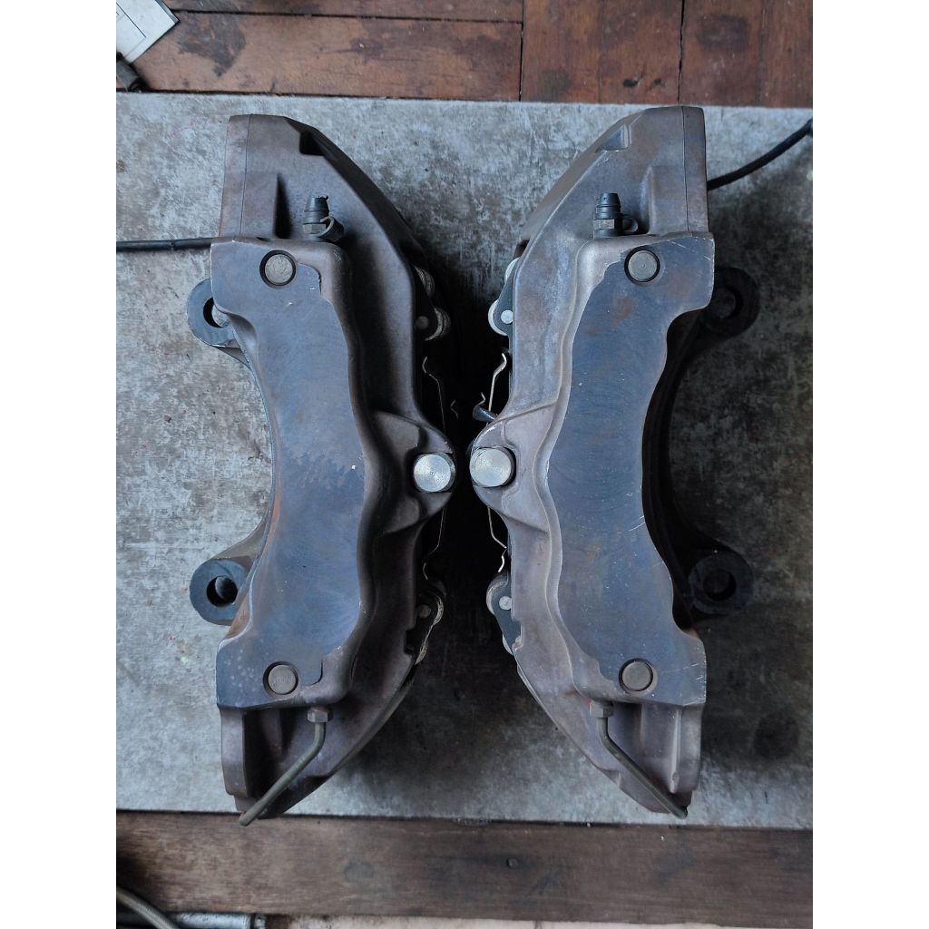 Brembo 18Z 6POT ปั๊มเบรค คู่หน้า แท้ #1