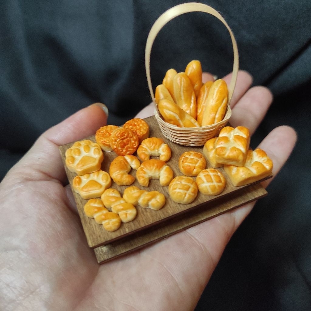 ขนมปังจิ๋ว 1 ชิ้น อาหารจิ๋ว ของจิ๋ว โมเดลจิ๋ว ของตกแต่งบ้านตุ๊กตา