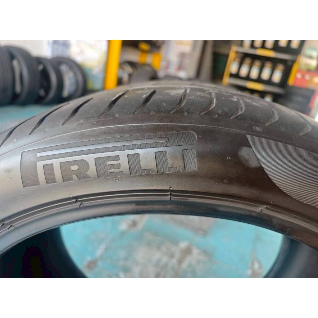 ยางเปอร์เซ็นต์ Pirelli ขนาด 315 35 R21 ปี21 มีปะ2 จุด ราคา 2,221 บาท