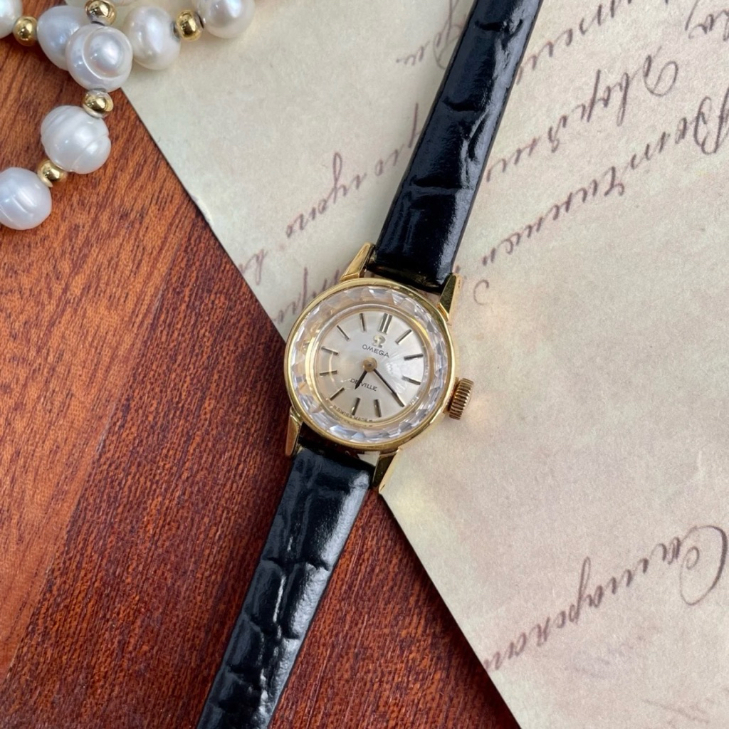 นาฬิกาข้อมือผู้หญิงวินเทจ omega de ville Vintage Cut Glass Mini gold plate Watch 16 mm ปี1960-1971 ม