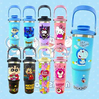แก้วน้ำมีหูหิ้ว กระบอกเก็บน้ำ ขนาด 890ml. พกพาได้สะดวก พร้อมหูหิ้วที่แข็งแรง มีหลอด ดูดในตัวมีแพ็คเก็จสำหรับแก้วทุกใบ
