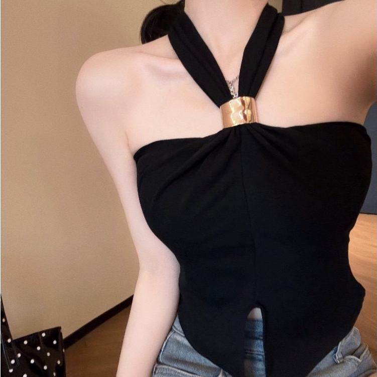 เสื้อคล้องคอเปิดไหล่ เสื้อเซ็กซี่โชว์หลัง แต่งอะไหล่ทอง