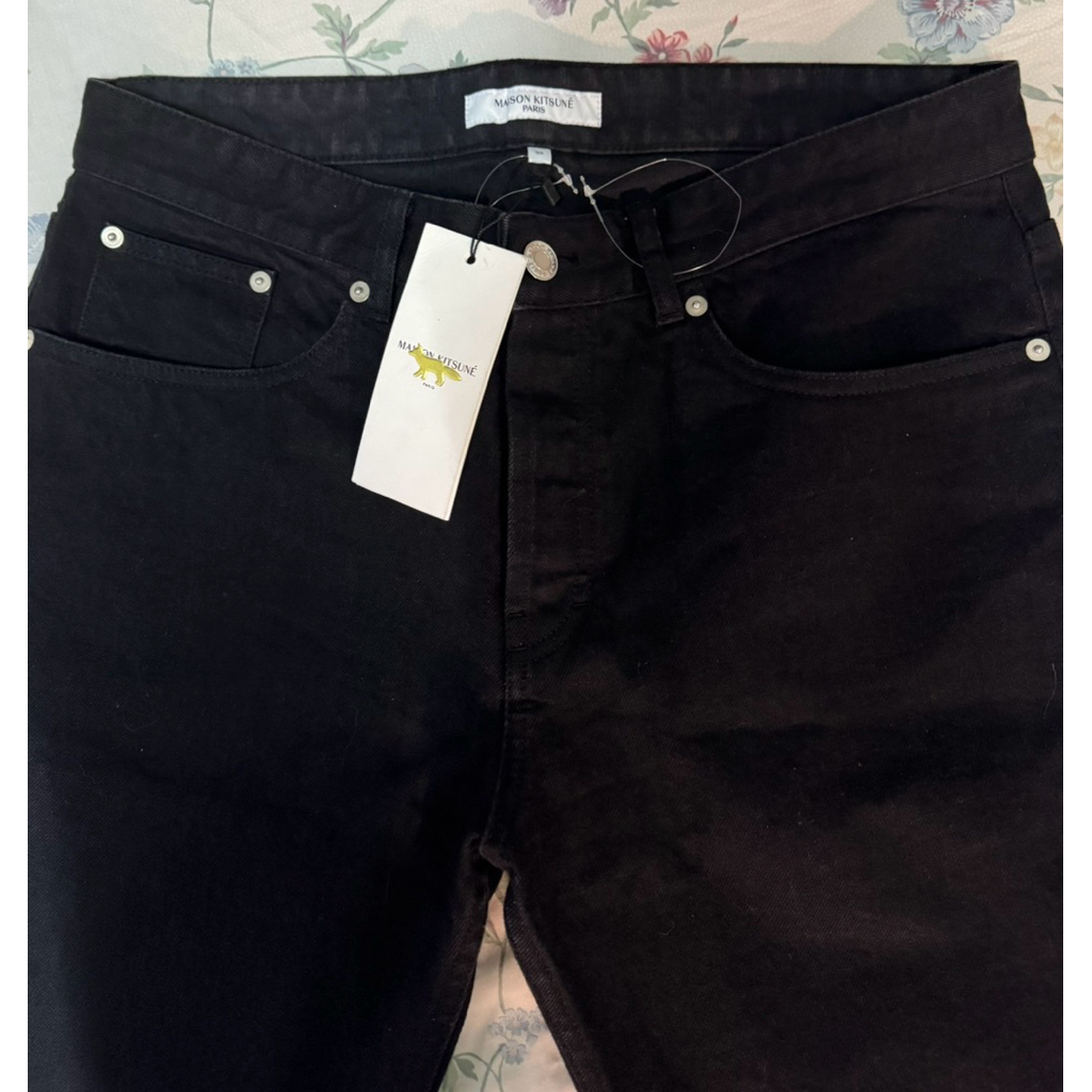 maison kitsune จิ้งจอก กางเกงยีนดำ เอว 33 slim fit แท้