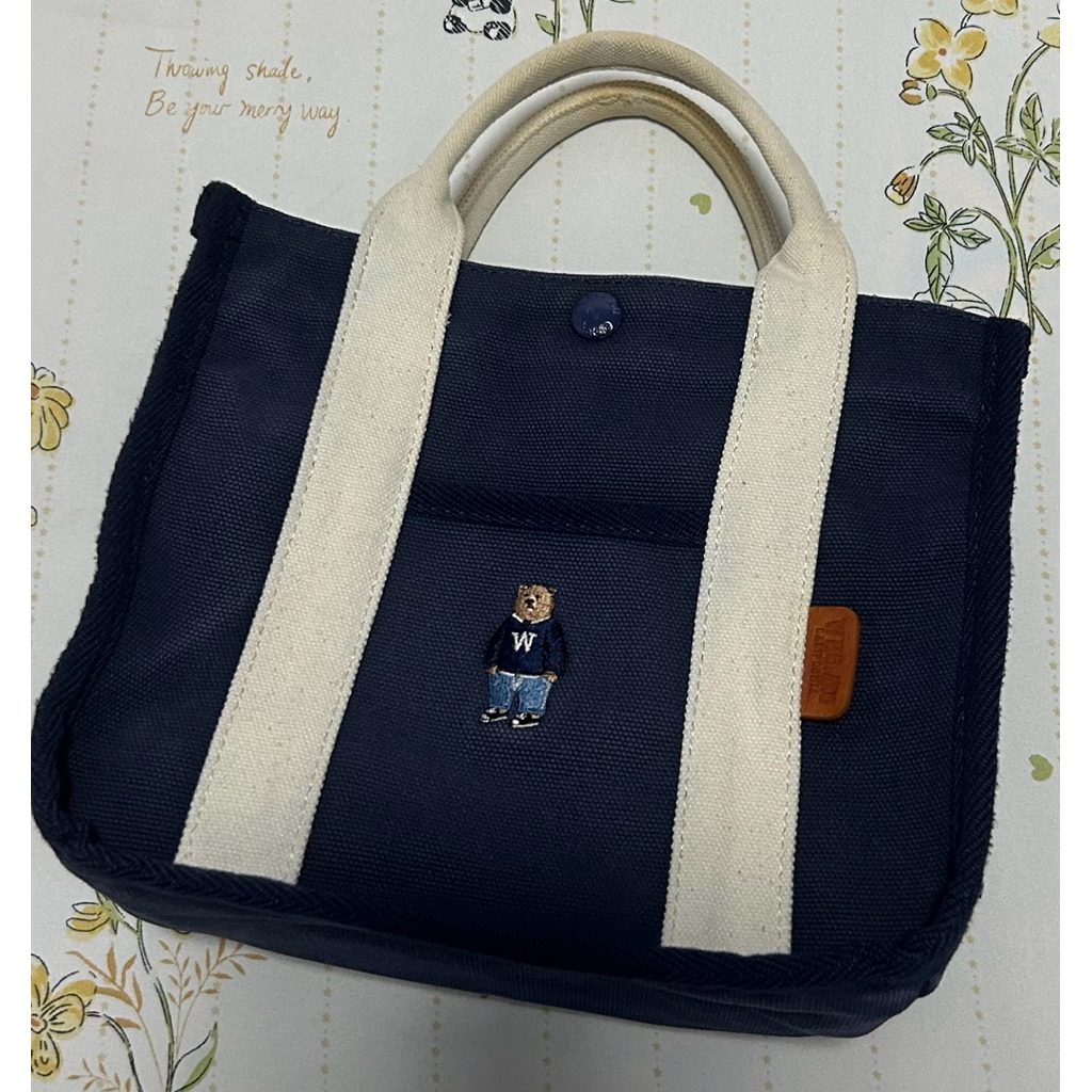 กระเป๋าถือแบรนด์แท้💯WHO.A.U