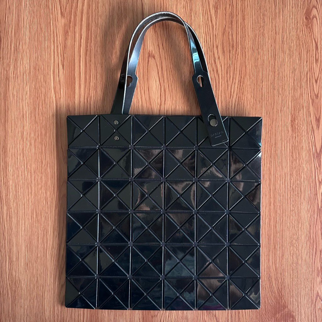 Used BAO BAO ISSEY MIYAKE LUCENT Tote กระเป๋ามือสอง สีดำ ขนาด 6x6