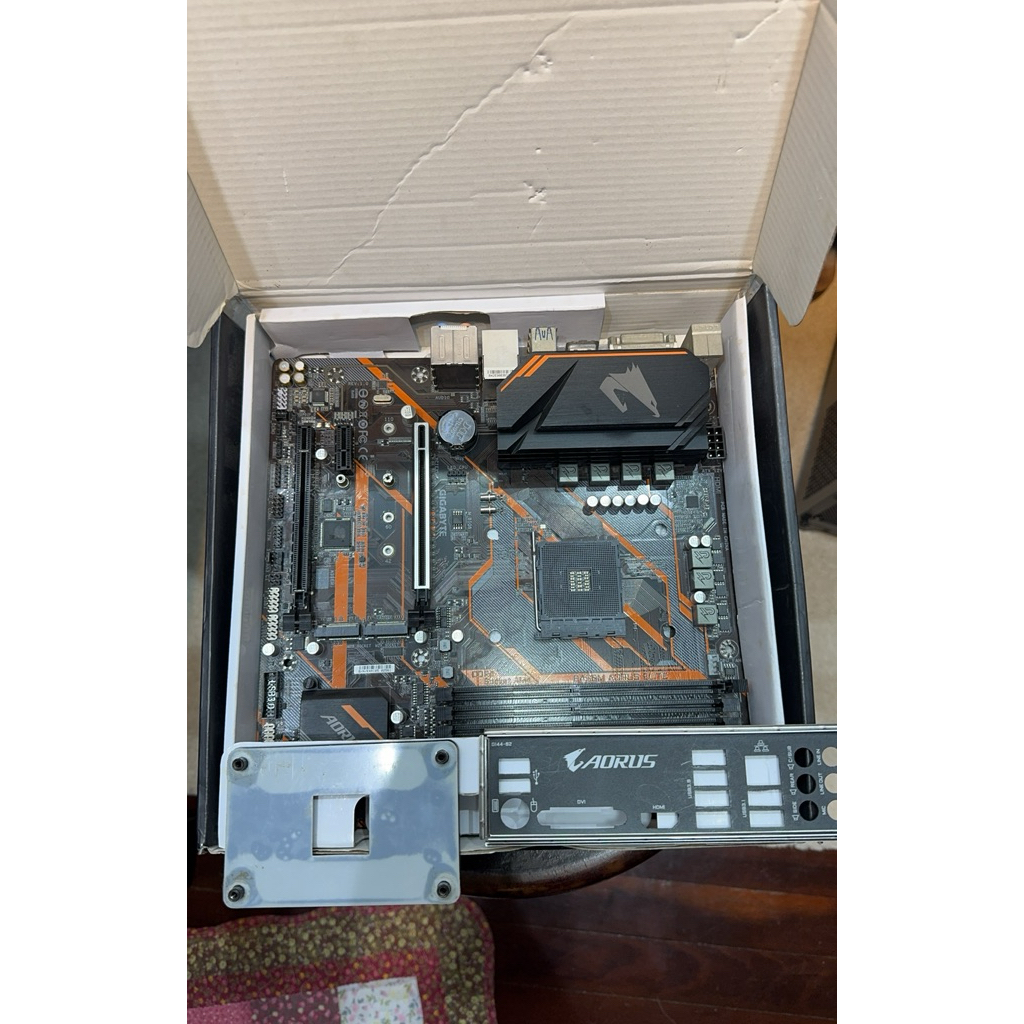 มือ2 ขายพร้อมแรมหรือแยก B450M Aorus Elite (AM4) + DDR4 G.Skill 16GB (8*2) /2666Mhz