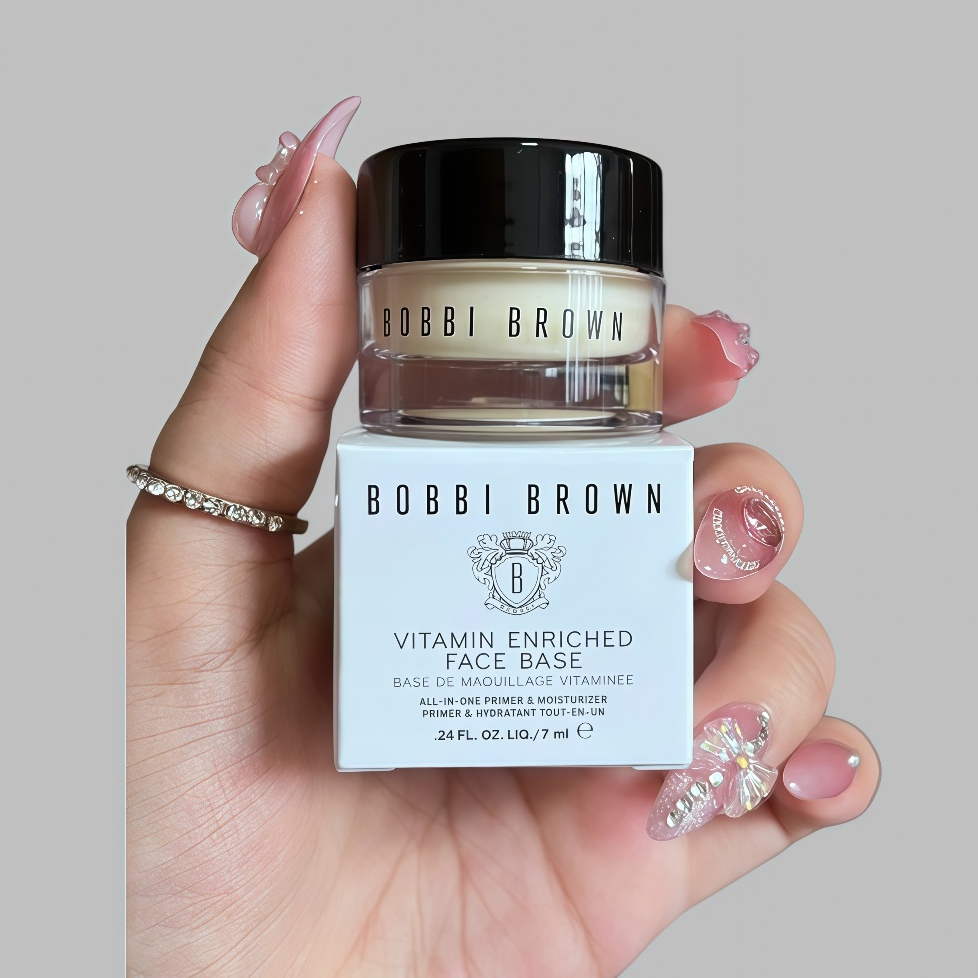 Bobbi Brown Vitamin Enriched Face Base 7 ml ครีมที่ปราศจากน้ำมันช่วยให้ผิวเรียบเนียนกระจ่างใส