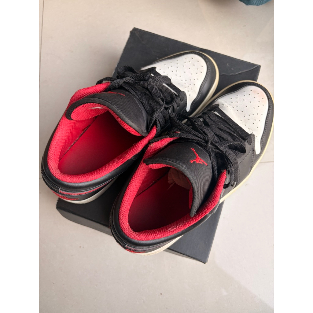 ส่งต่อรองเท้าผ้าใบNike