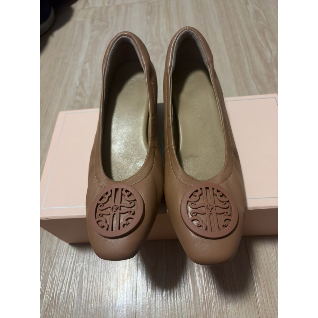 รองเท้า La Bella รุ่น LB Wooden Mid HeelsสีCaramel Size 39 มือสองสภาพดี