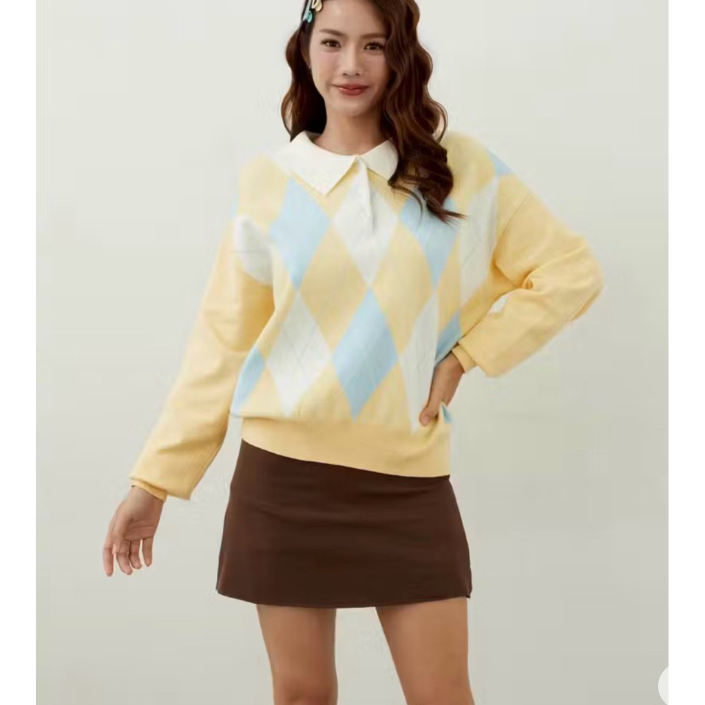 เสื้อโปโลไหมพรมแขนยาว warin brand ส่งต่อมือสอง สีเหลืองฟ้า