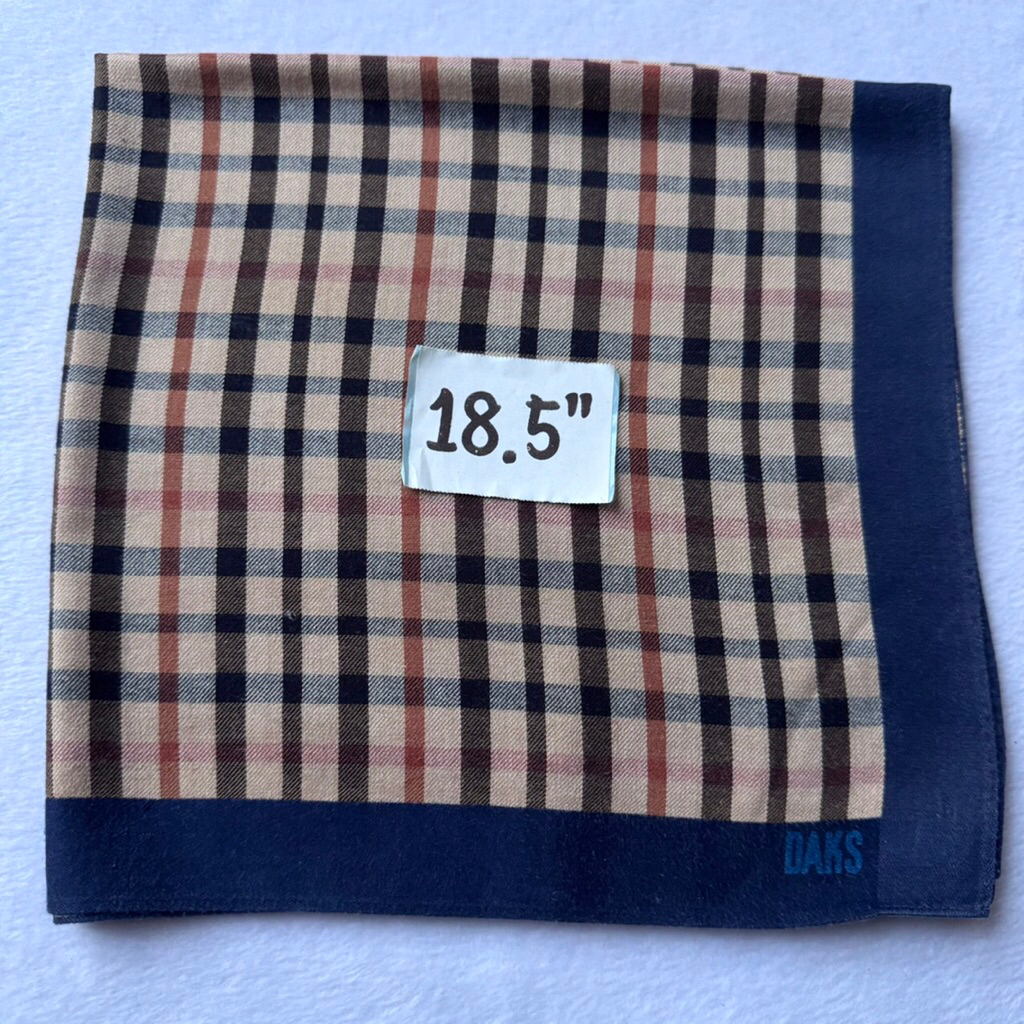 Daks London ผ้าเช็ดหน้า