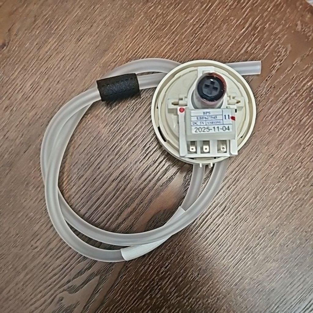 ตัววัดระดับน้ำเครื่องซักผ้า EBF627545 11(1ชิ้น)