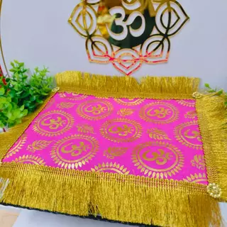 MT-OM1Aผ้ารององค์เทพ รองของไหว้บูชา ลายโอม 5 สี ความยาว 7*10 นิ้ว