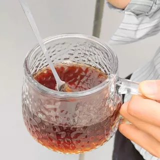 แก้วกาแฟหมี 400 ml. แก้วใสพร้อมช้อนและฝาปิด ดีไซน์ลายน้ำแข็ง แก้วคาเฟ่ มินิมอล เกาหลีเกาใจ ส่งจากไทย!!!