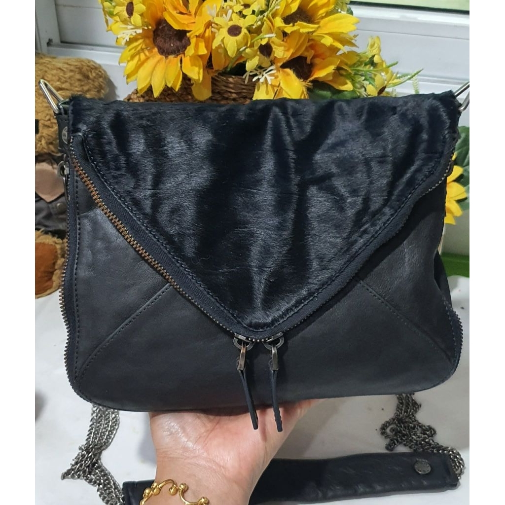 กระเป๋า สะพายข้าง Boyy