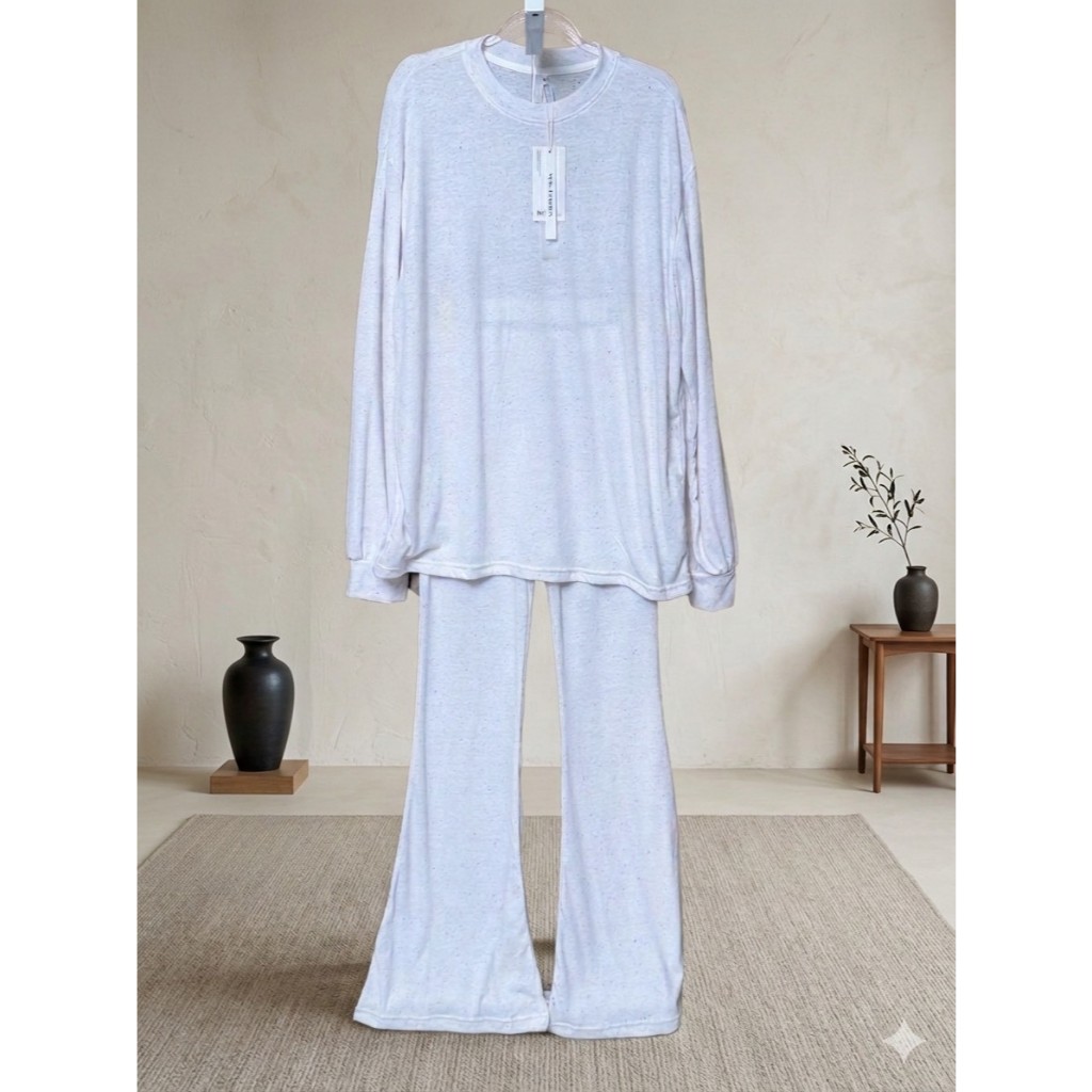 เซตขาม้าเนื้อผ้าUnique(Sparkled Knit)ชุดเซต Oversize เท่ๆ รูปที่ 3