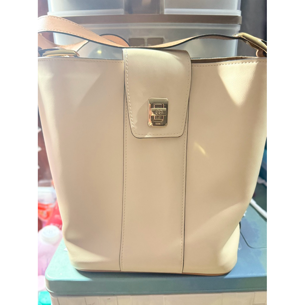 กระเป๋าeztraครีมน้ำตาล