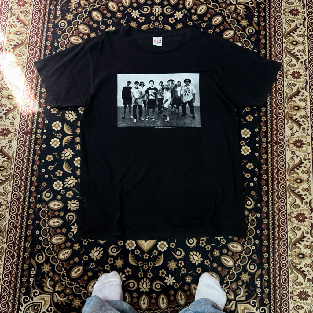 เสื้อ Fedfe เฟ็ดเฟ่ X ทรูลี่ : สวัสดีปีใหม่ ( มือ 2 : L พร้อมส่ง!! )
