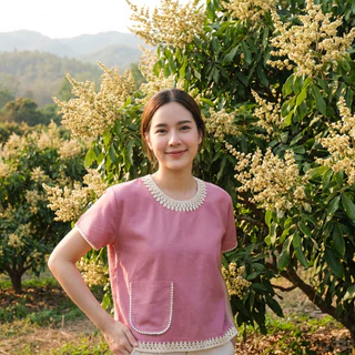 เสื้อผู้หญิงผ้าฝ้ายคอกลมซอมพอแขนสั้น มินิมอลน่ารักสวมใส่ง่ายๆใส่เที่ยวเล่นชิลชิล กินกาแฟถ่ายรูปสวยๆงานถักสุดเจ๋ง