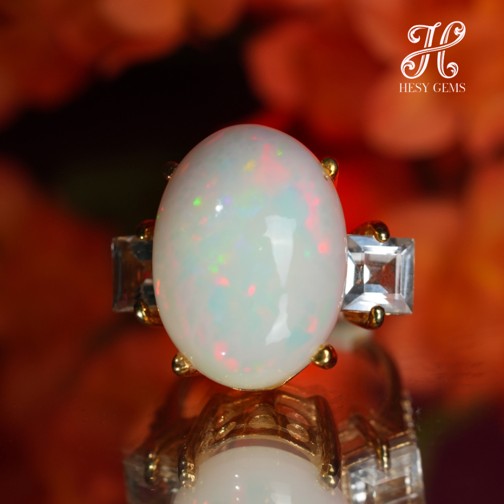 แหวน White Opal OV บ่าข้าง White Zircon+White Topaz OV ชุบYG Oval White Opal Ring with White Zircon 