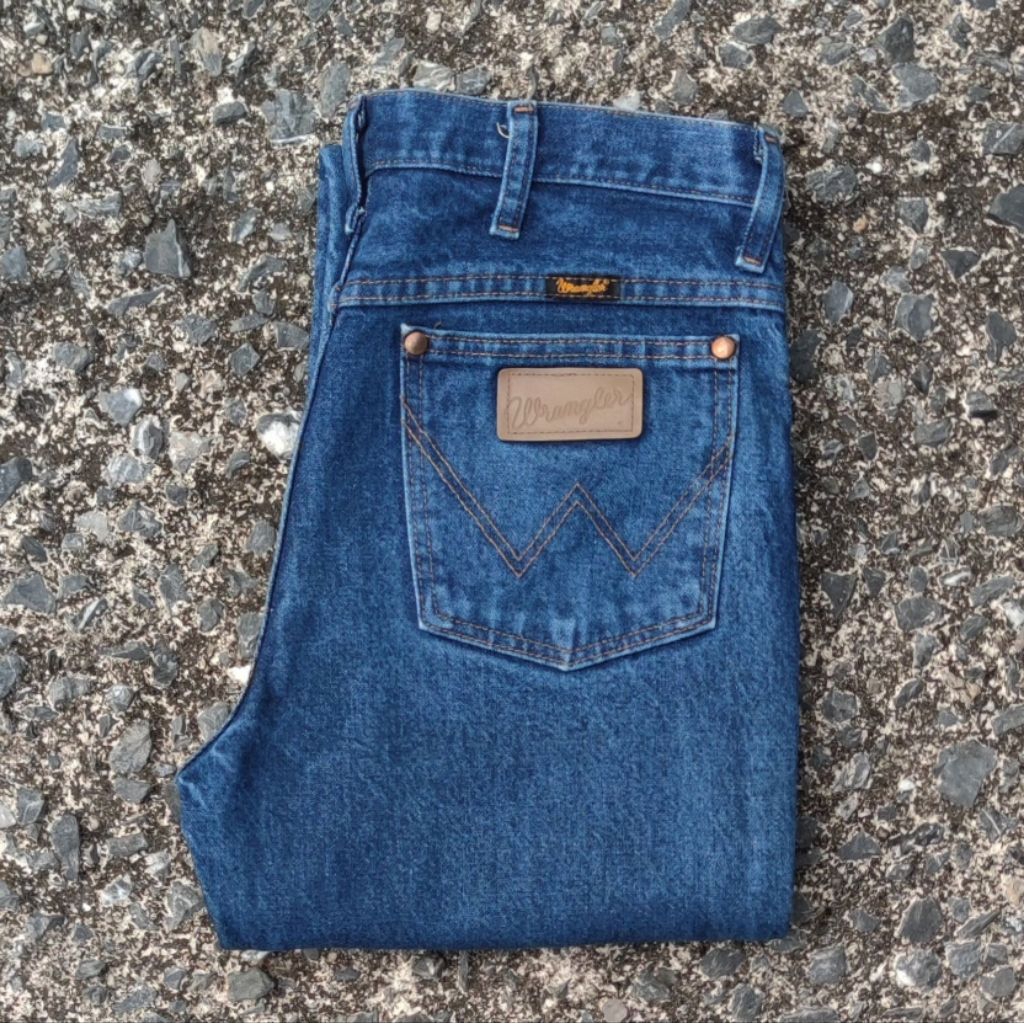W18/30 กางเกงยีนส์มือสอง Wrangler รุ่น 936PWD เอววัดจริง 30.5" ยาวทั้งตัว 41.5" ปลายขา 7.6" ผลิต Nic