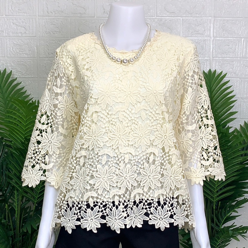 เสื้อลูกไม้ใส่ทำบุญ รอบอก46-52นิ้วฟรีไซส์ แขนสามส่วน มีซับใน ลูกไม้ทั้งตัว เสื้อลูกไม้คนแก่ใส่งานบุญ งานแต่ง งานบวชฯ
