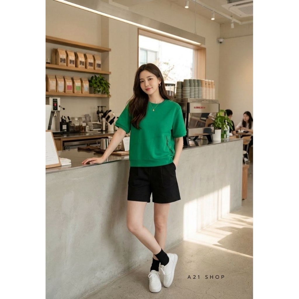 เสื้อยืดสไตล์เกาหลี  ดีเทลแน่นๆ ทั้งแขนจ้ำและกระดุมข้าง💫