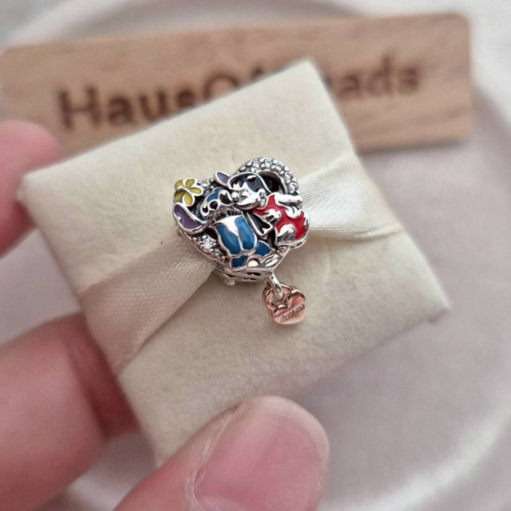 ⭐️ NEW ของแท้ 100% พร้อมกล่อง ⭐️ ชาร์มกำไลข้อมือ Disney Ohana Lilo & Stitch Inspired