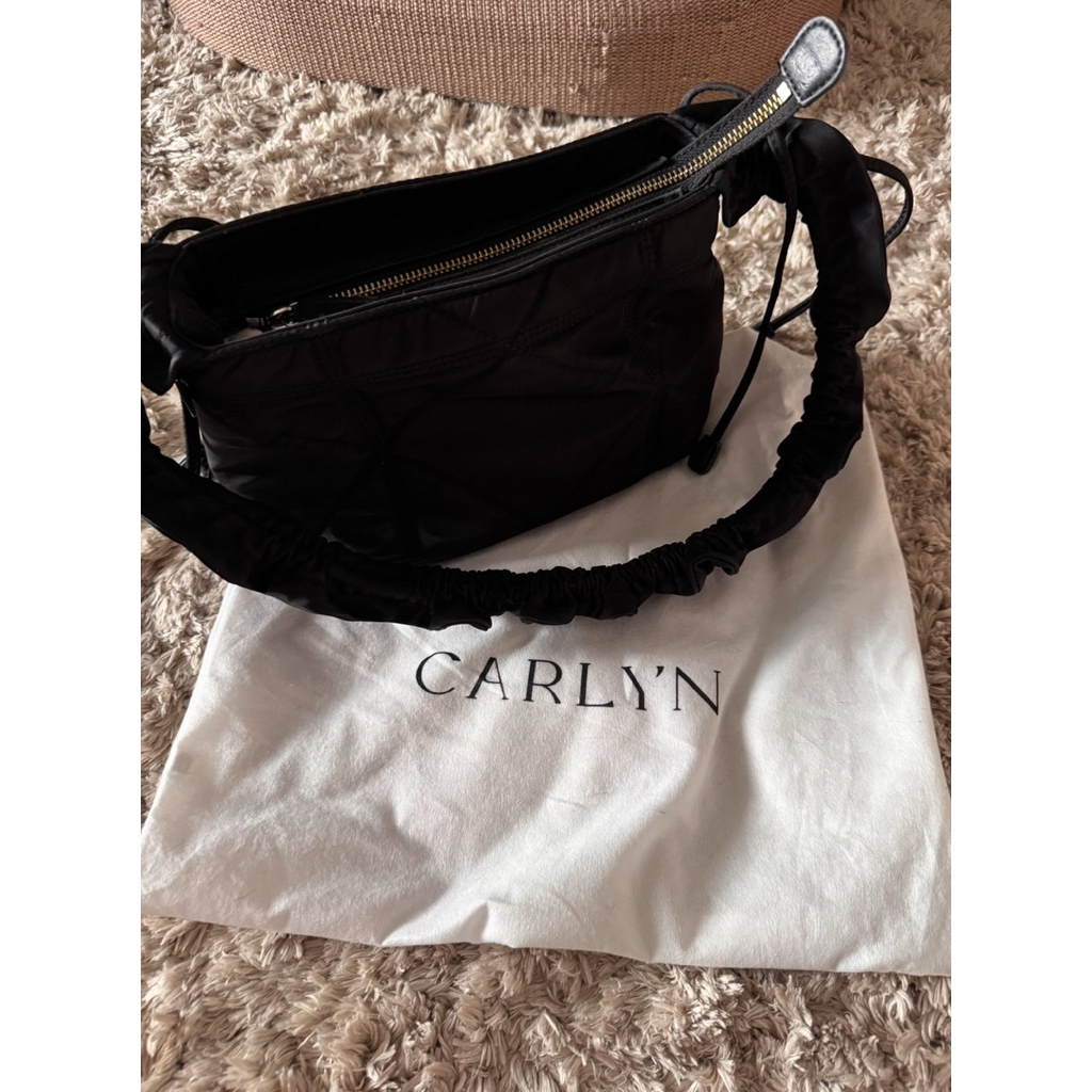 กระเป๋า Carlyn รุ่น Reeves Mini