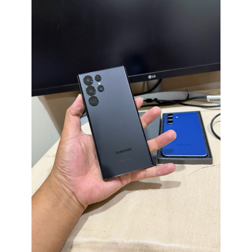 Samsung S22 Ultra 5G 512GB Ram 12GB Black จอแท้ลื่น กล้องสวยการใช้งานปกติ สอบถามได้นะคัฟ