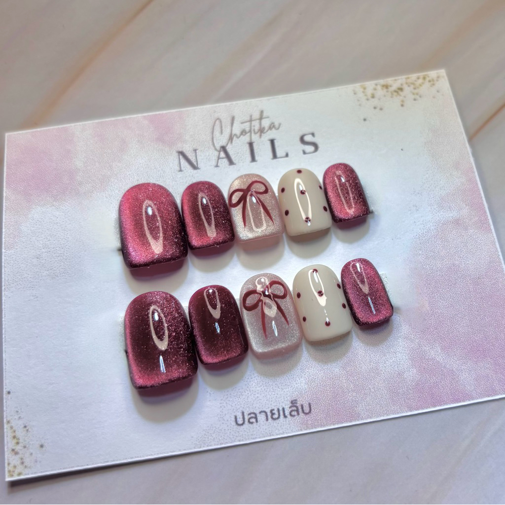[เล็บปลอม] สีเเดง03ลูกเเก้วโบว์ เล็บปลอมพร้อมติด งานเจลเเท้100%ทุกขั้นตอน (ฟรีกาว+ตะไบ)