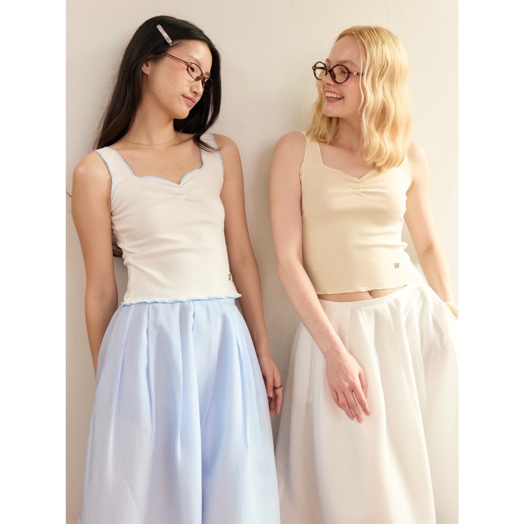 SARSA - Essence Tank Top เสื้อกล้ามดีเทลแต่งขอบกุ๊นระบาย และจับจีบเข้ารูปช่วงอก